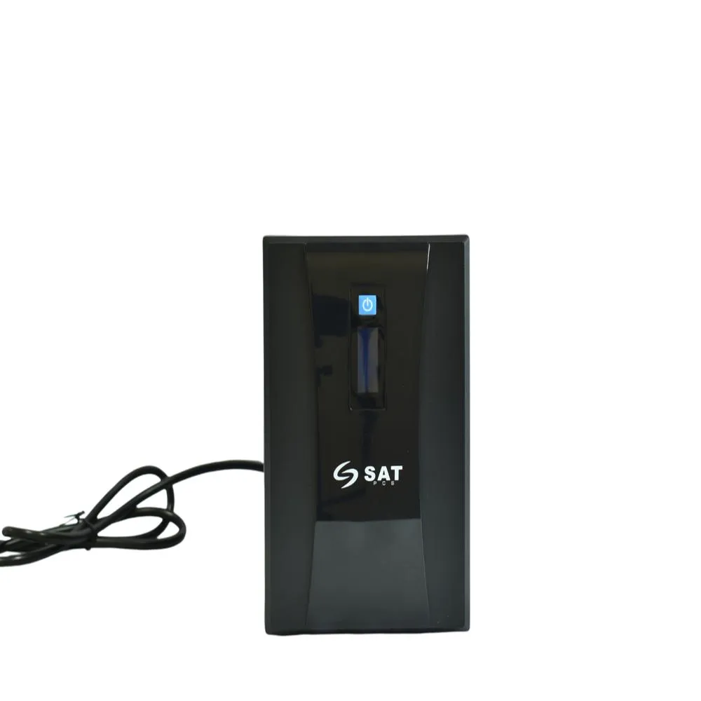 UPS interactiva SAT UR2000+ 20000VA / 1200W, vista posterior en ángulo mostrando conexiones y diseño del equipo.