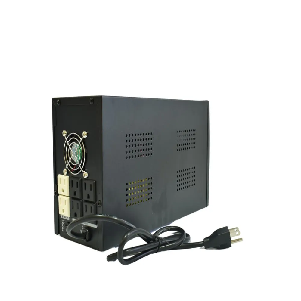 UPS interactiva SAT UR2000+ 2000VA / 1200W 120V, vista posterior con tomas de salida y puertos de conexión.