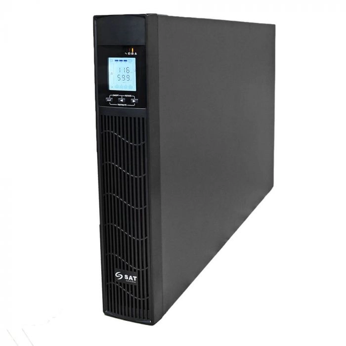 UPS online monofásica SAT UOL3000RT+ LCD 3KVA / 3KW, vista frontal en ángulo mostrando el diseño del equipo.