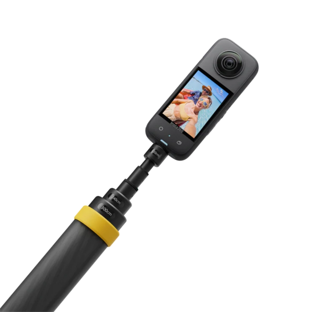 Vista del selfie stick conectado con una camara insta