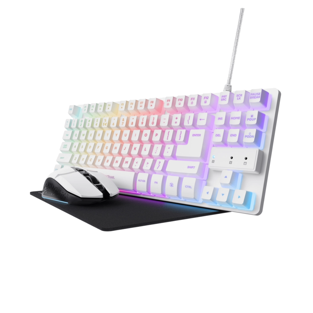 Vista del combo trust, se puede apreciar el teclado, mouse y alfombrila