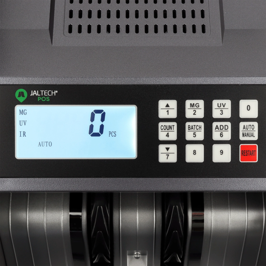 Vista close up de una de las pantallas de la contadora junto a los botones