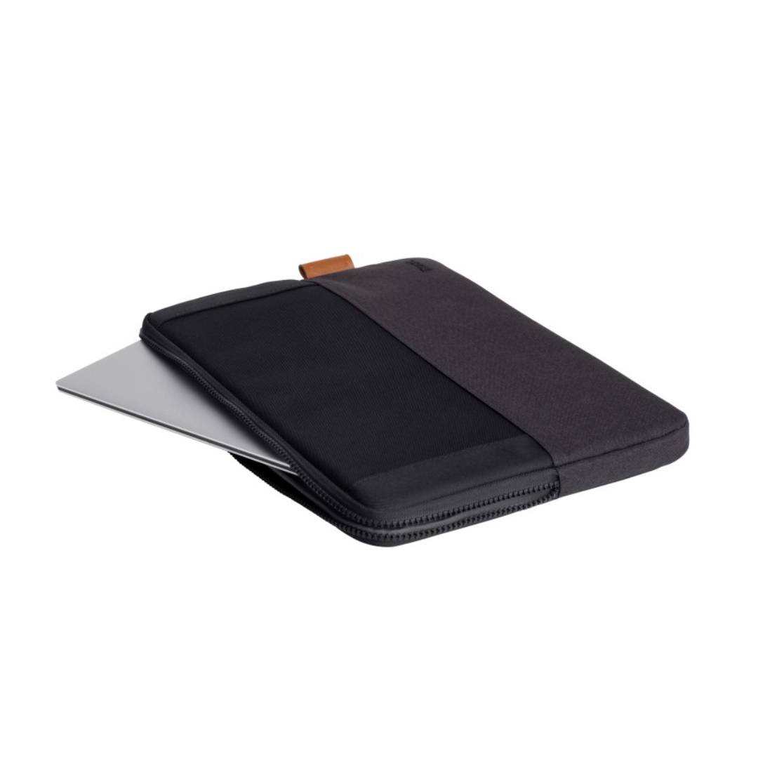 Vista de la funda para portatil, se puede apreciar el equipo dentro de ella