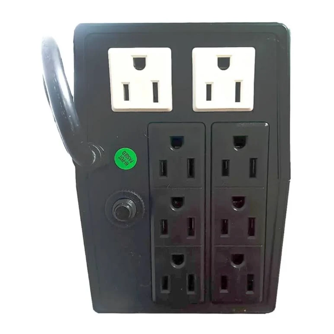 Vista de la parte trasera de la ups, se logran ver todos los puetos de energia