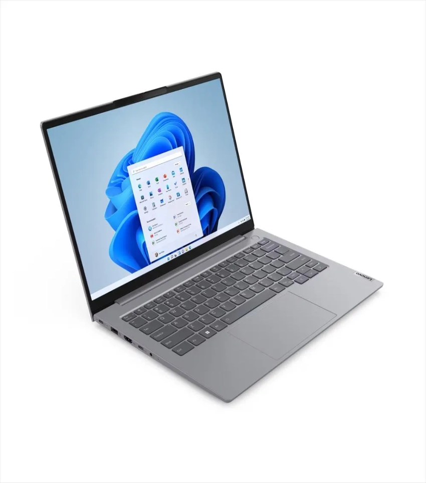 Vista del Portátil Lenovo V14 G6 | Ryzen 5 150, se aprecia de lado, donde se ve el teclado