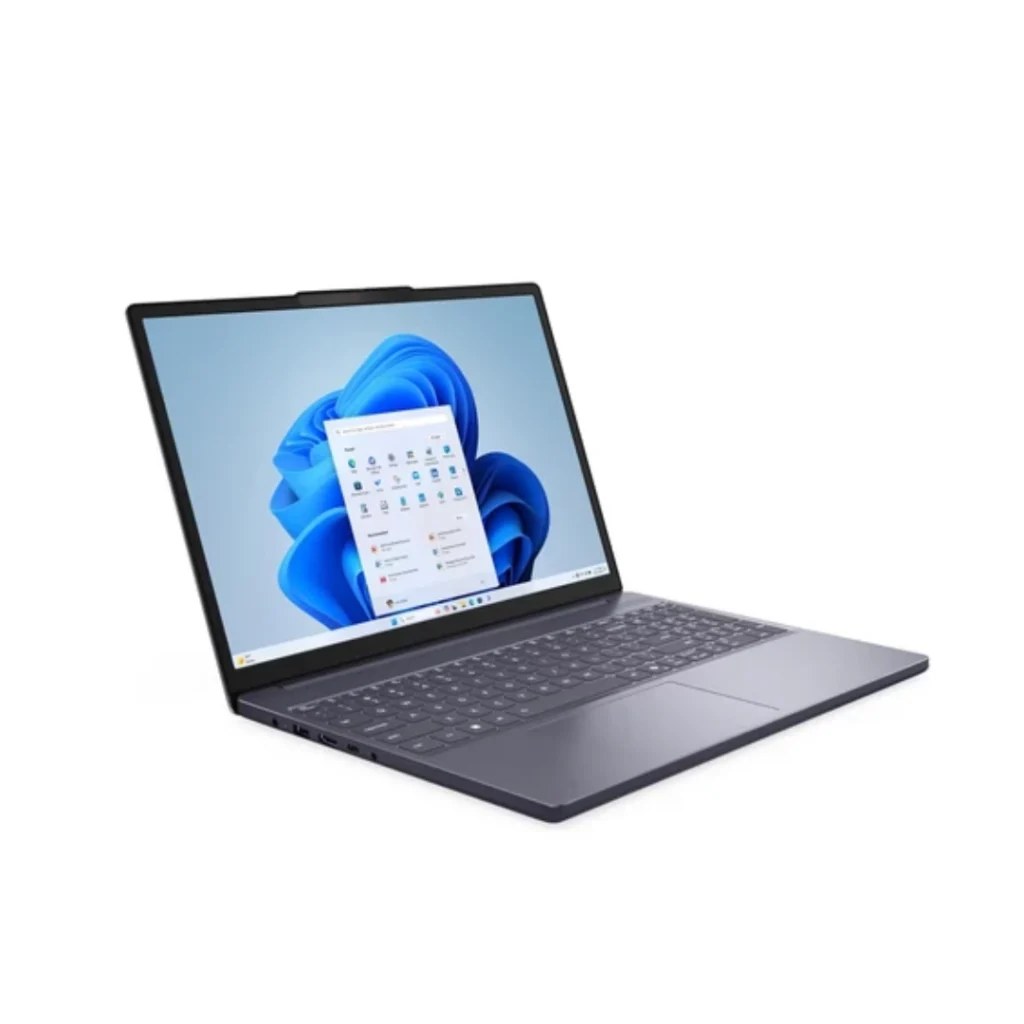 Vista del Lenovo IdeaPad Slim 3 15ARP10, se aprecia uno de los laterales del portatil