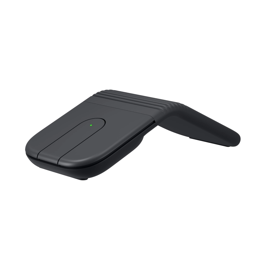 Vista del mouse plegable de la marc alogitech, se aprecia el pliegue del mouse